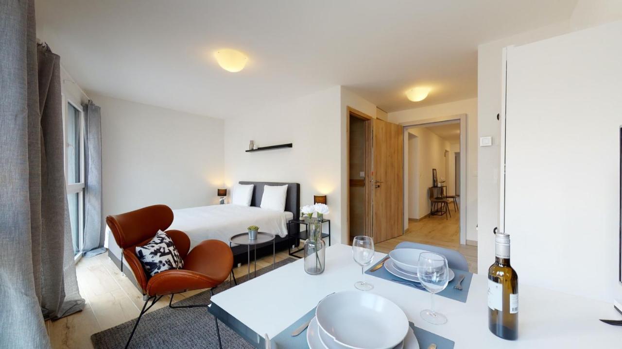 Nonanteneuf Appart Hotel Aigle - Contactless Check-In Exteriör bild